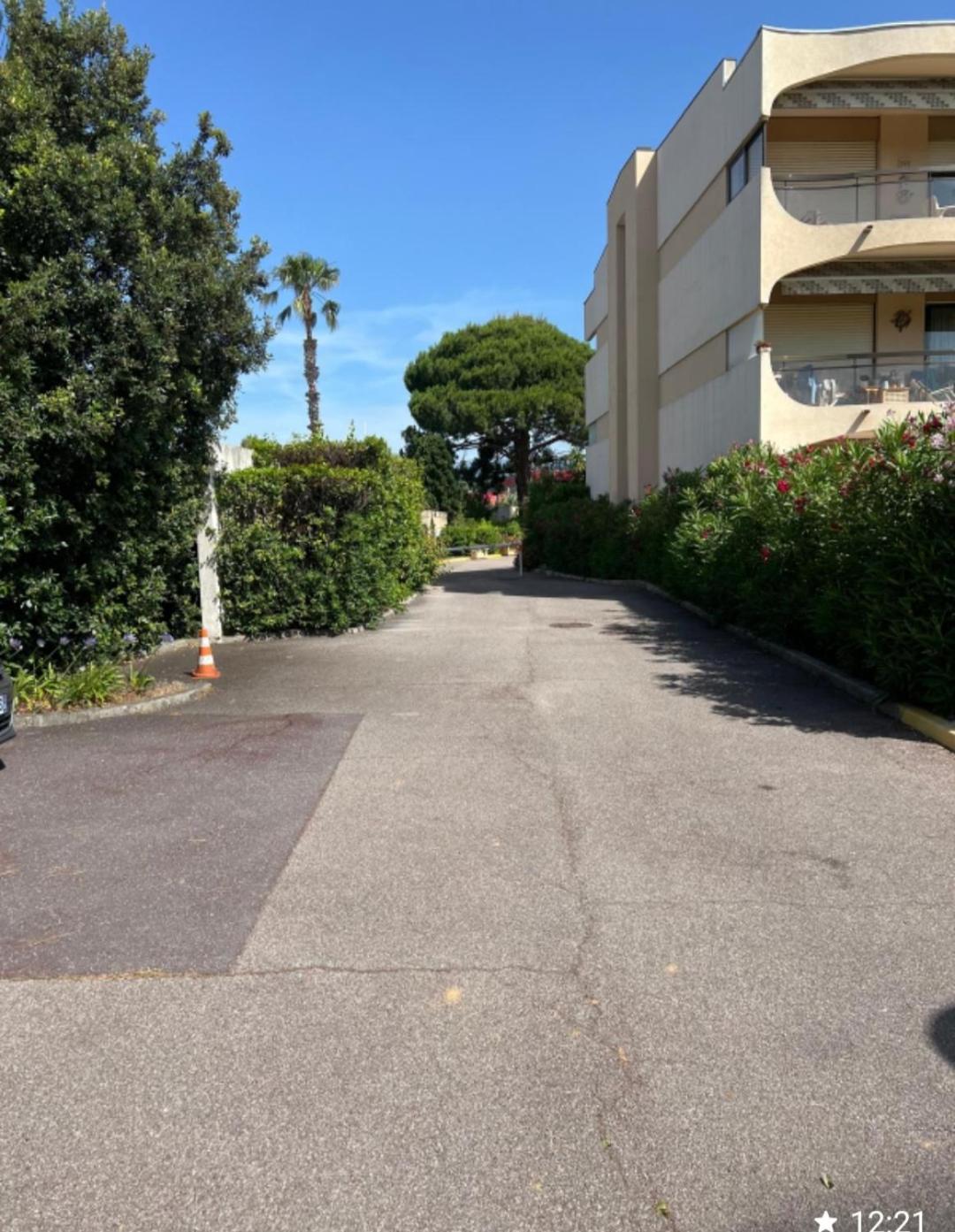 Charmant Studio Villeneuve-Loubet Exterior foto