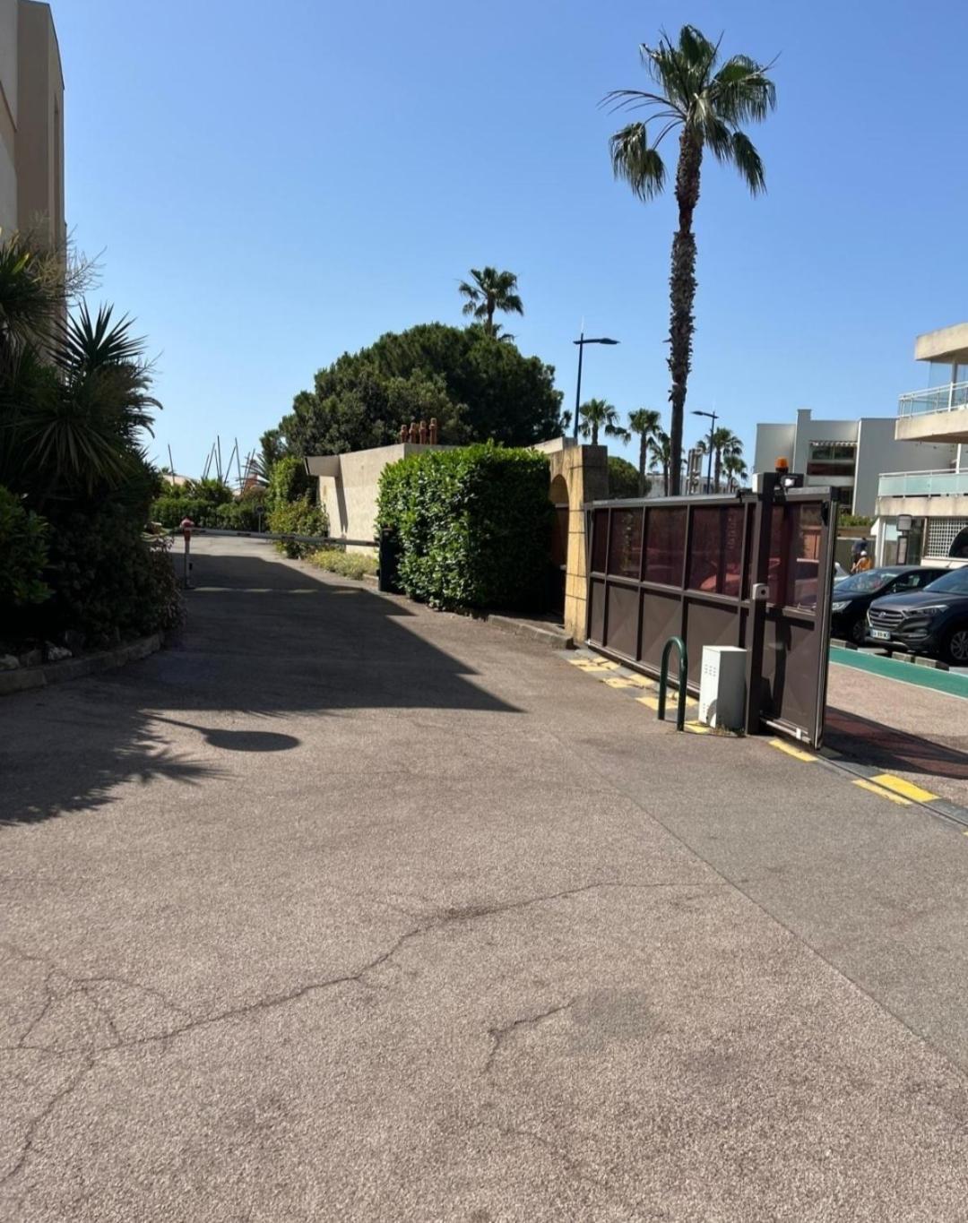 Charmant Studio Villeneuve-Loubet Exterior foto